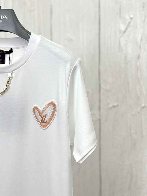 ルイヴィトンスーパーコピー 七夕バレンタイン限定チェーン刺繍半袖Tシャツ