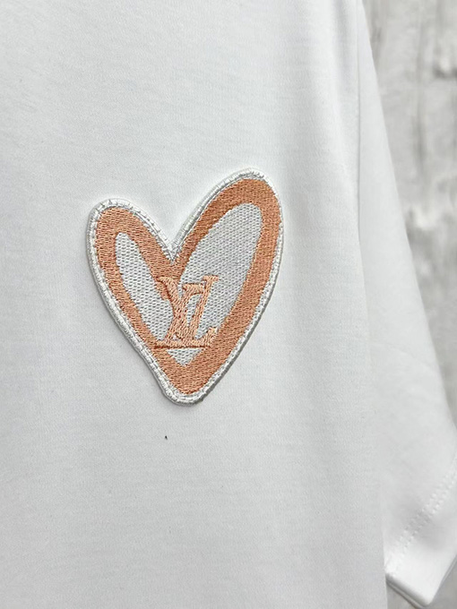 ルイヴィトンスーパーコピー 七夕バレンタイン限定チェーン刺繍半袖Tシャツ