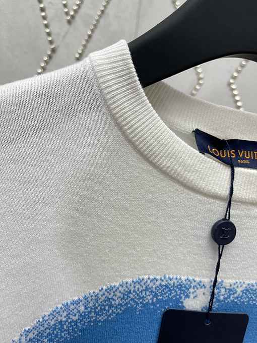ルイヴィトンスーパーコピー  新しい LV ロゴ入り半袖Tシャツ