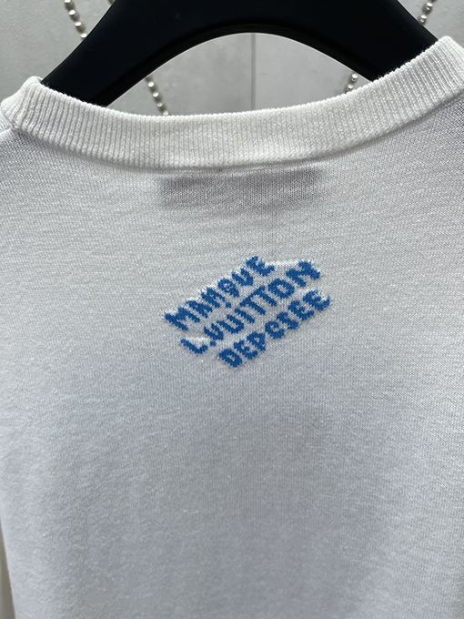 ルイヴィトンスーパーコピー  新しい LV ロゴ入り半袖Tシャツ