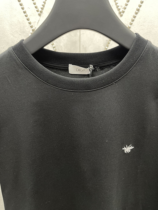 ディオールスーパーコピー  新しいシンプルでスタイリッシュな半袖Tシャツ