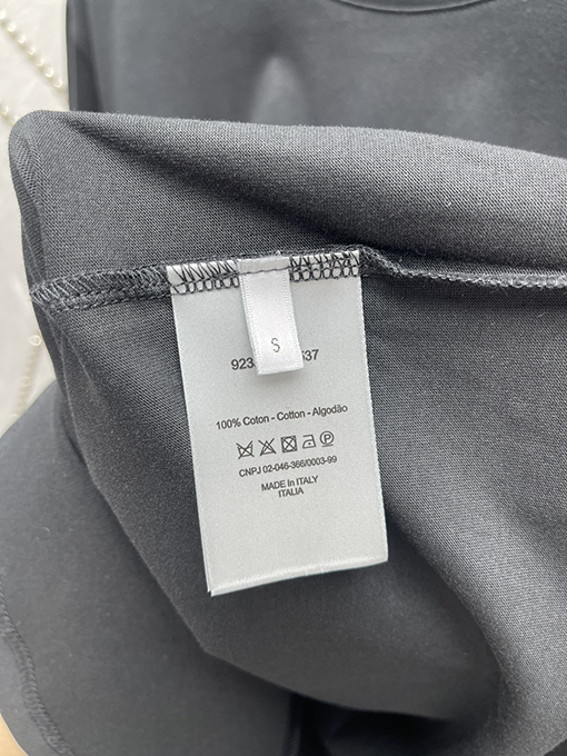 ディオールスーパーコピー  新しいシンプルでスタイリッシュな半袖Tシャツ