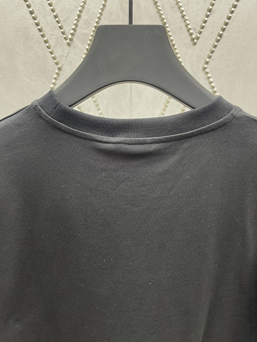 ディオールスーパーコピー  新しいシンプルでスタイリッシュな半袖Tシャツ