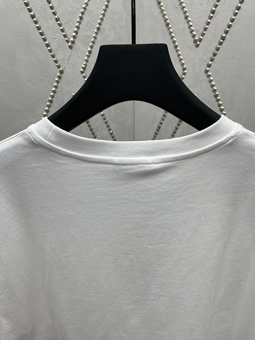 ディオールスーパーコピー  新しいシンプルでスタイリッシュな半袖Tシャツ