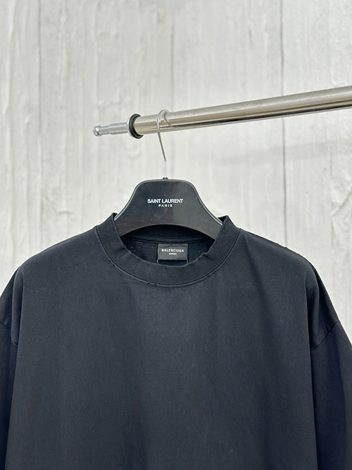 バレンシアガコピー 新しい逆字脱色プリント半袖Tシャツ