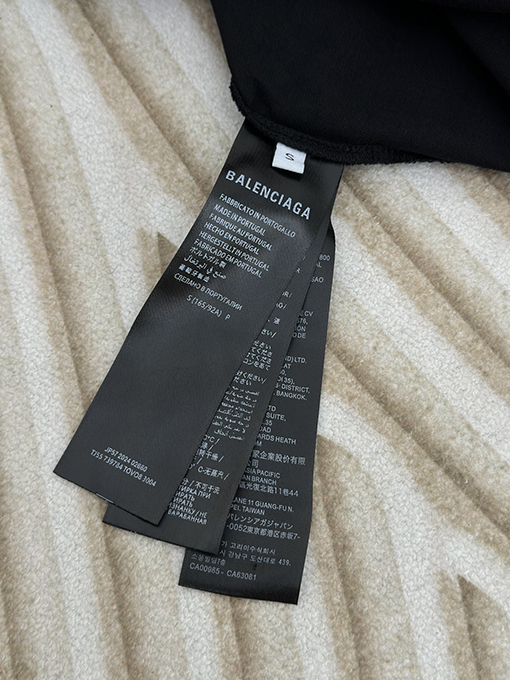 バレンシアガコピー  新しい逆字脱色プリント半袖Tシャツ
