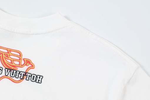 ルイヴィトンスーパーコピー  ロゴ刺繍クラシックラウンドネック半袖Tシャツ