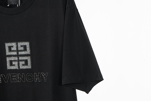 ジバンシイスーパーコピー 胸の大きなロゴ文字ホットドリル半袖Tシャツ