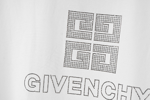 ジバンシイスーパーコピー 胸の大きなロゴ文字ホットドリル半袖Tシャツ