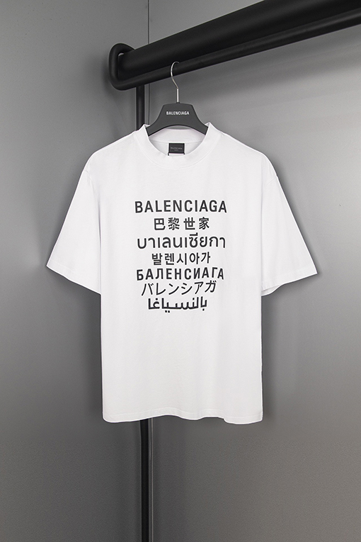 バレンシアガコピー 7つの言語のテキストプリントTシャツ半袖シャツ