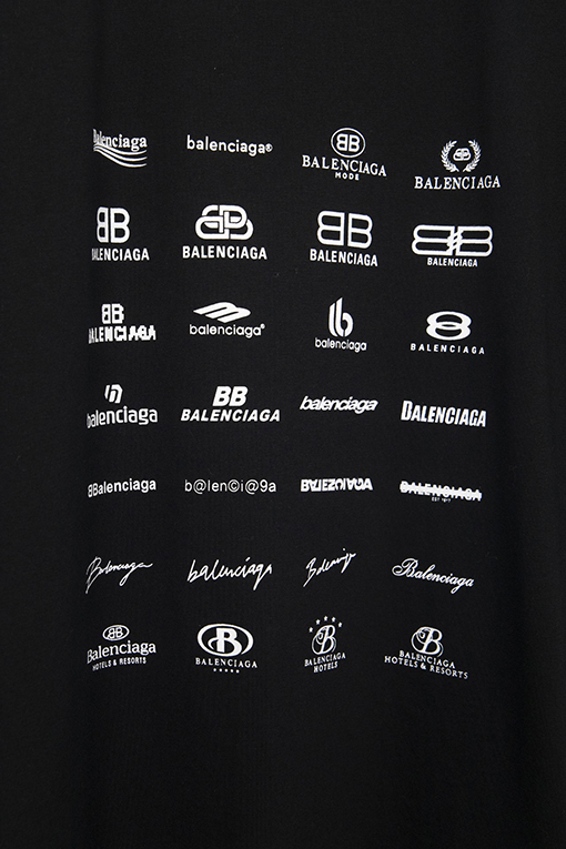 バレンシアガコピー フルプリントロゴ半袖Tシャツ
