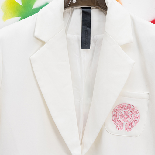 クロムハーツスーパーコピー レーザーロゴボタン刺繍スーツ