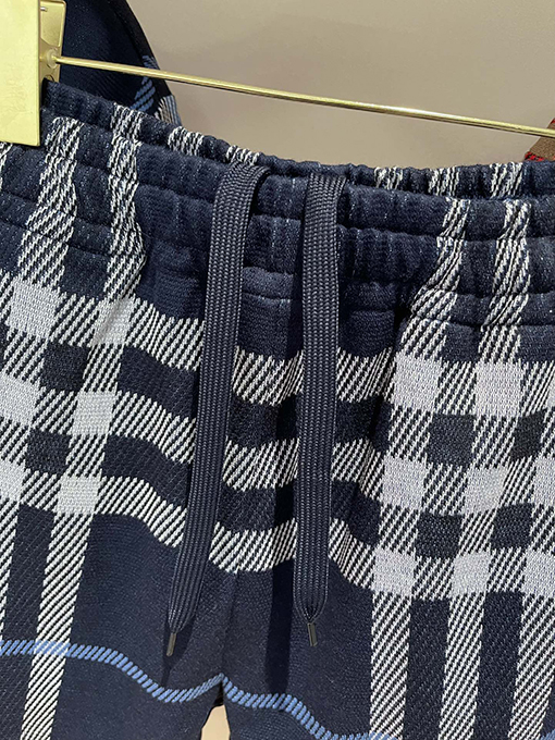 バーバリーコピー  新しいチェック柄のストレッチパンツ