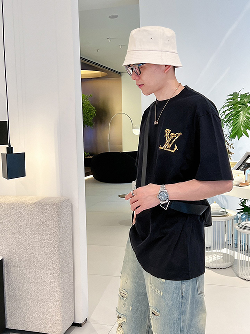 ルイヴィトン  パターンロゴクルーネック半袖Tシャツ