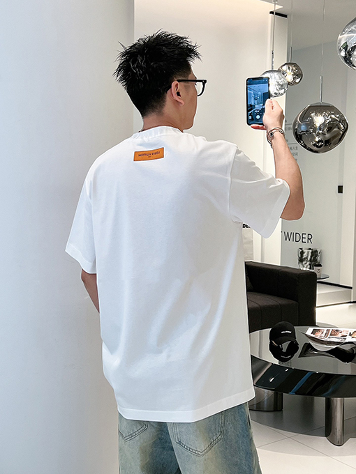 ルイヴィトン  パターンロゴクルーネック半袖Tシャツ
