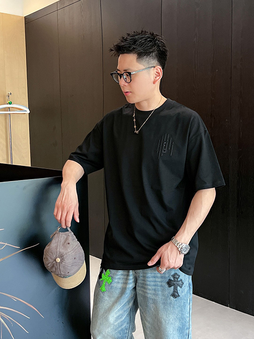 フェンディスーパーコピー 新しいシリーズのロゴ半袖Tシャツ