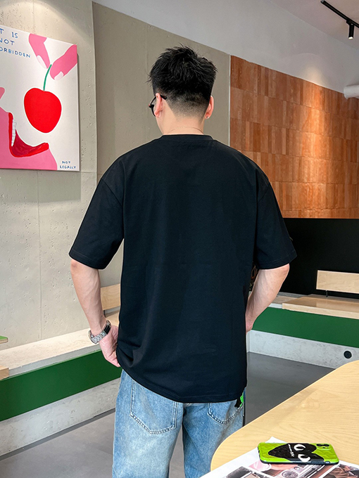 フェンディスーパーコピー 新しいシリーズのロゴ半袖Tシャツ