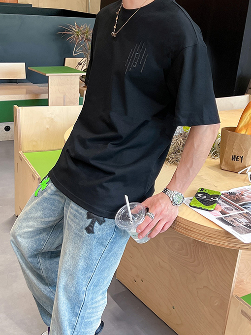 フェンディスーパーコピー 新しいシリーズのロゴ半袖Tシャツ