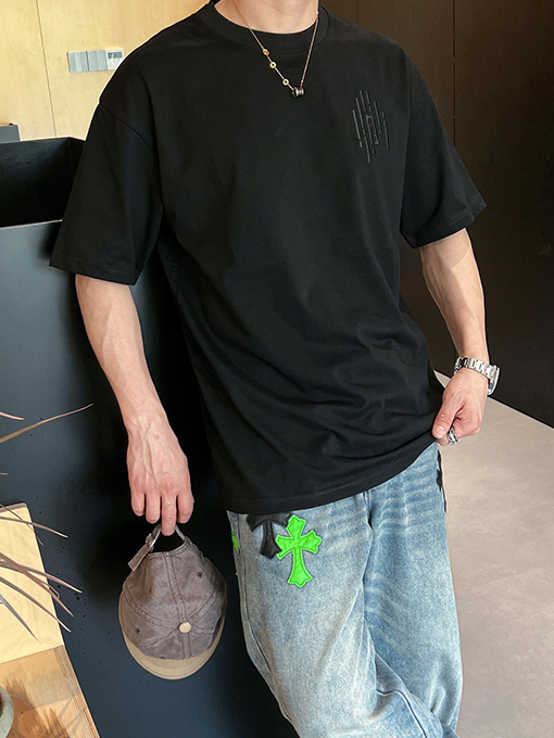 フェンディスーパーコピー 新しいシリーズのロゴ半袖Tシャツ