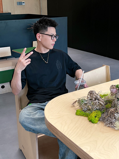 フェンディスーパーコピー 新しいシリーズのロゴ半袖Tシャツ