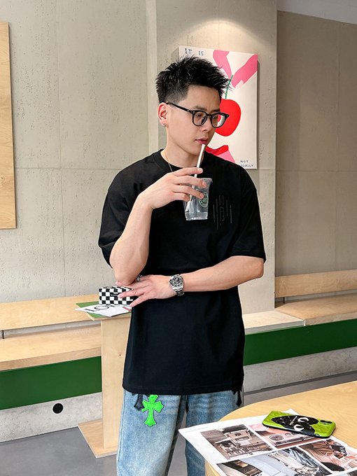フェンディスーパーコピー 新しいシリーズのロゴ半袖Tシャツ