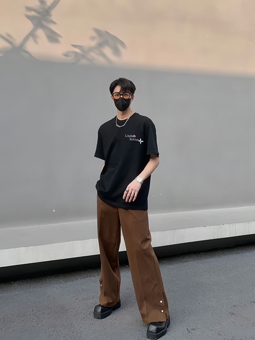 ルイヴィトン アルファベットロゴ刺繍半袖Tシャツ