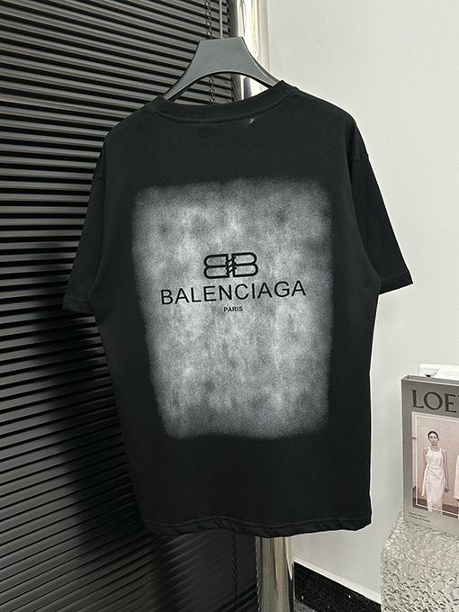 バレンシアガ Balenciaga グラデーションロゴプリント半袖Tシャツ
