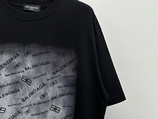 バレンシアガ Balenciaga グラデーションロゴプリント半袖Tシャツ