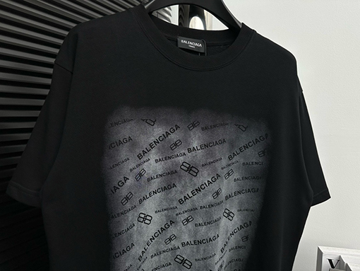 バレンシアガ Balenciaga グラデーションロゴプリント半袖Tシャツ