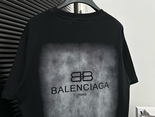 バレンシアガ Balenciaga グラデーションロゴプリント半袖Tシャツ