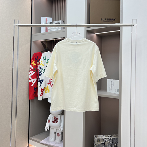 バーバリーコピー 馬術騎士軍馬ラベリングネック半袖Tシャツ