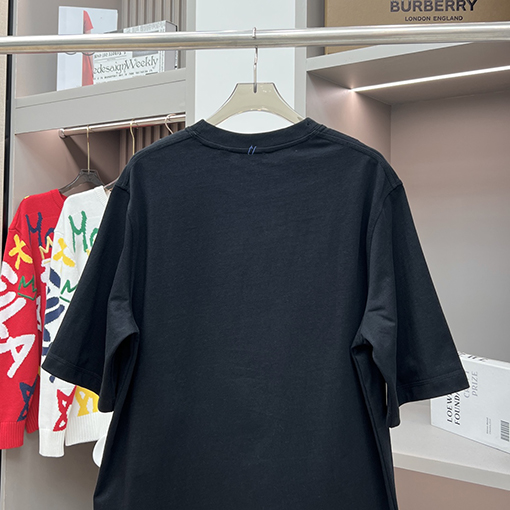 バーバリーコピー 馬術騎士軍馬ラベリングネック半袖Tシャツ