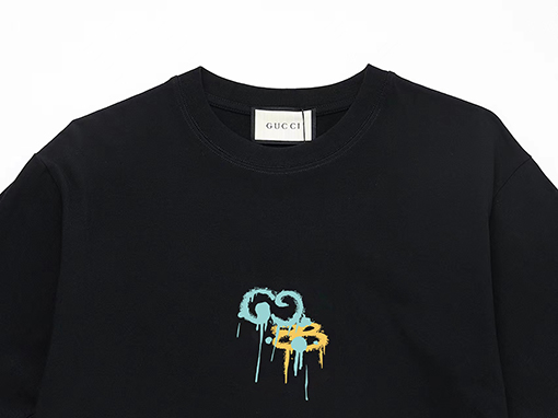 グッチ   タイトなシルエットプリント半袖Tシャツ