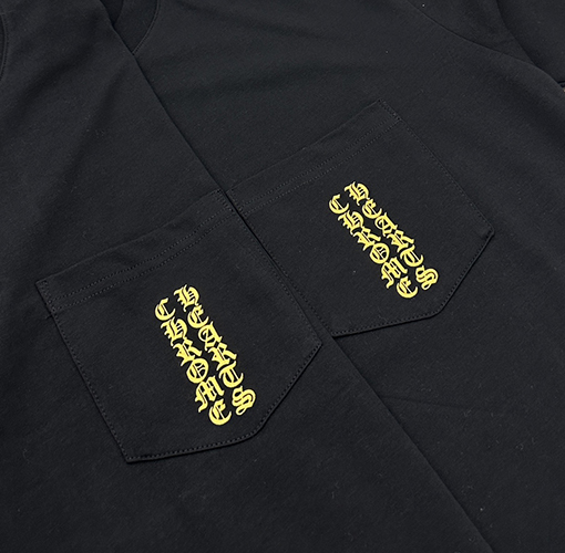 クロムハーツ スタイリッシュなゴールドのキラキラ半袖Tシャツ