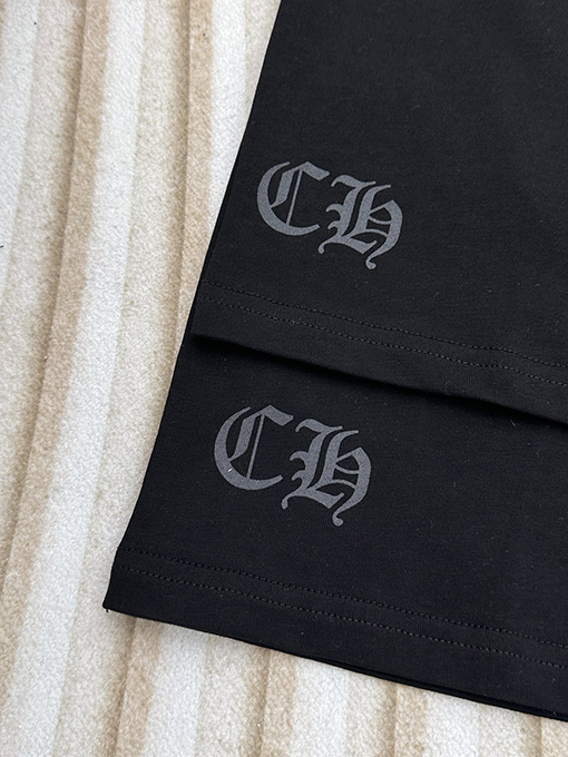クロムハーツ スタイリッシュなゴールドのキラキラ半袖Tシャツ