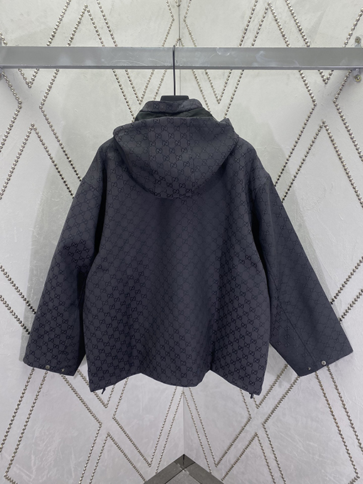 グッチ 新しい両面GGキャンバスジャケット