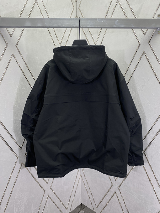 グッチ  新しい両面GGキャンバスジャケット
