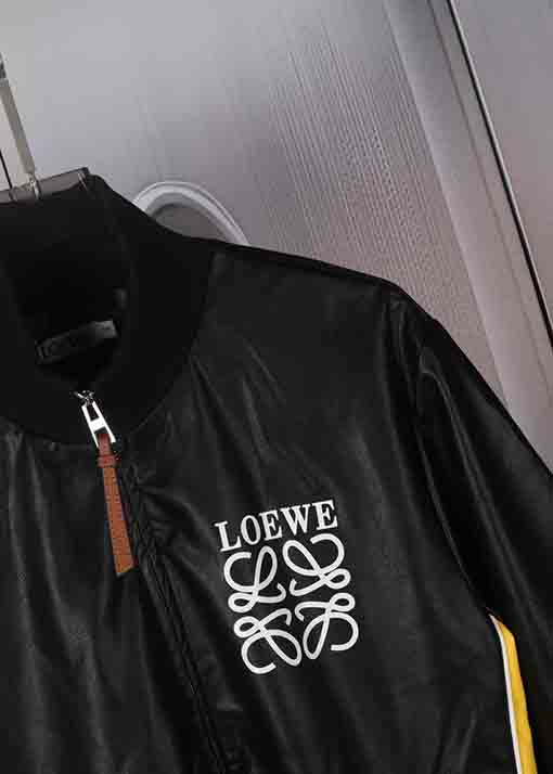 ロエベコピー オレンジ色のジッパー付きレザージャケット