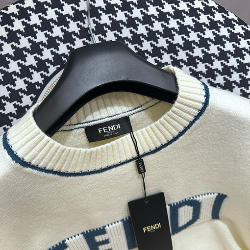 フェンディ ジャカードレターニットクルーネック長袖セーター