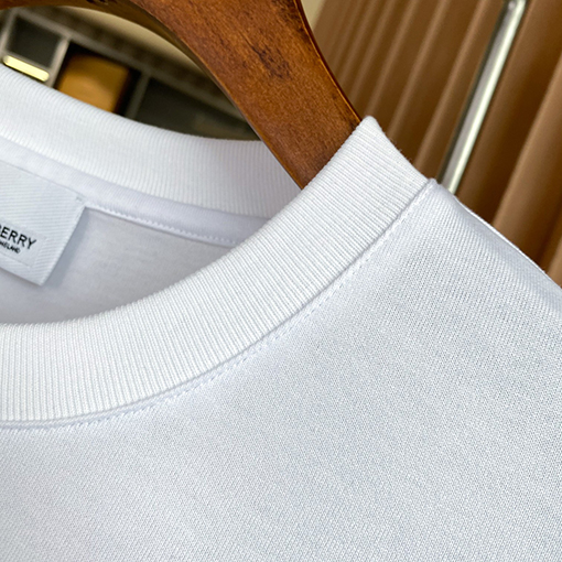 バーバリー ロゴ柄コットンゆったりフィット半袖Tシャツ