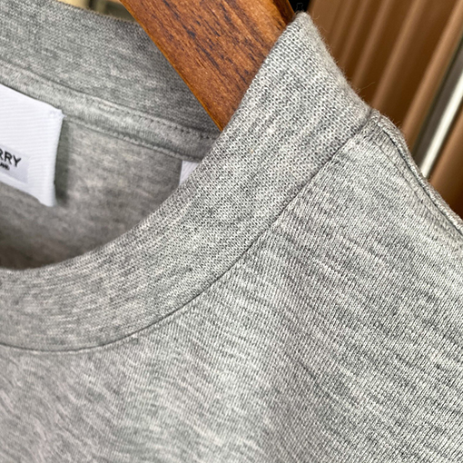 バーバリー ロゴ柄コットンゆったりフィット半袖Tシャツ