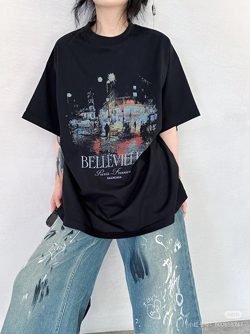 バレンシアガ ファッショナブルな都市夜景Tシャツ