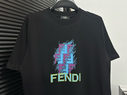 フェンディスーパーコピー ロゴラインプリントTシャツ半袖Tシャツ