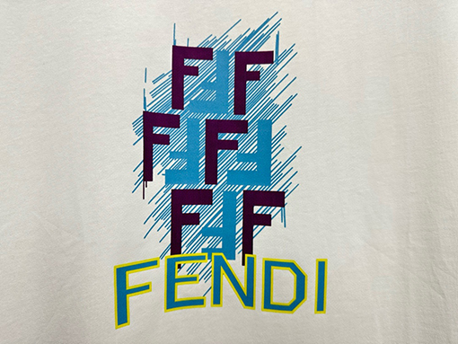 フェンディスーパーコピー ロゴラインプリントTシャツ半袖Tシャツ