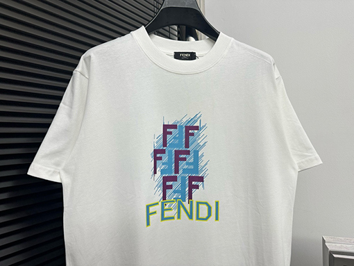 フェンディスーパーコピー ロゴラインプリントTシャツ半袖Tシャツ