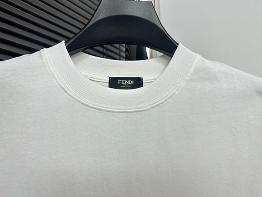 フェンディスーパーコピー ロゴプリントTシャツ半袖Tシャツ