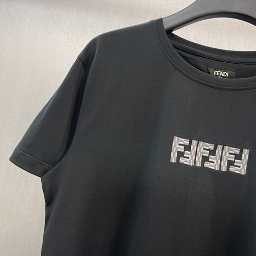 フェンディスーパーコピー 刺繍半袖ラウンドネックTシャツ