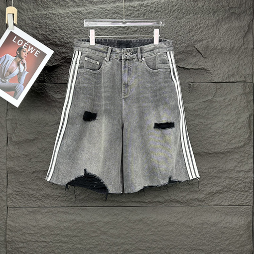 バレンシアガ 新しいリボンの古い穴のデニムパンツ