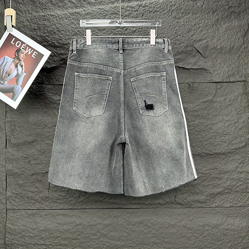 バレンシアガ 新しいリボンの古い穴のデニムパンツ