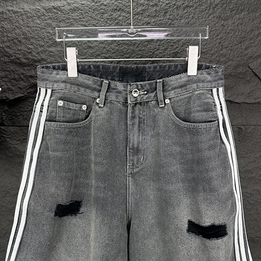 バレンシアガ 新しいリボンの古い穴のデニムパンツ